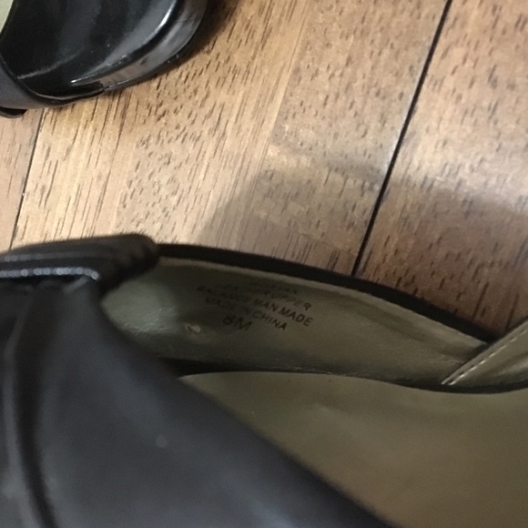 Used Guess size 8 black peep toe heels - Picture 5 of 5